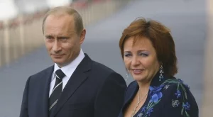 Потайният живот на първата съпруга на Путин