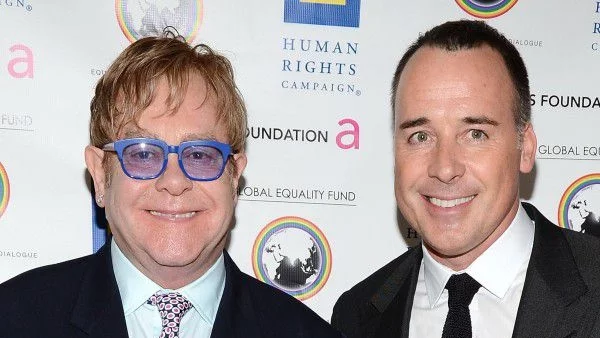 Елтън Джон вдига сватба