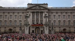 Правят ремонт за 460 млн. долара на Бъкингамския дворец 