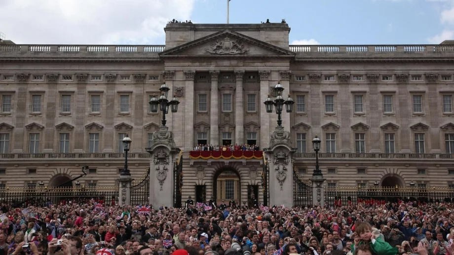 Правят ремонт за 460 млн. долара на Бъкингамския дворец 