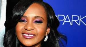 Боби Кристина Браун е излязла от кома