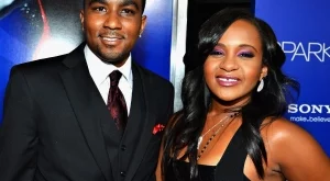 Осъдиха приятеля на Боби Кристина Браун да плати 36 млн. долара