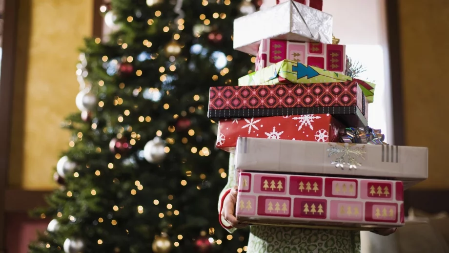 Българите ще похарчат до 24% от месечните си доходи за подаръци 