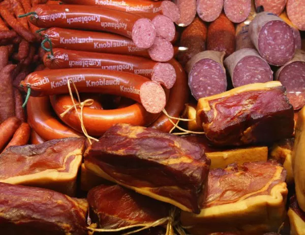 Колко месо ще има в колбасите - тепърва ще решават експерти
