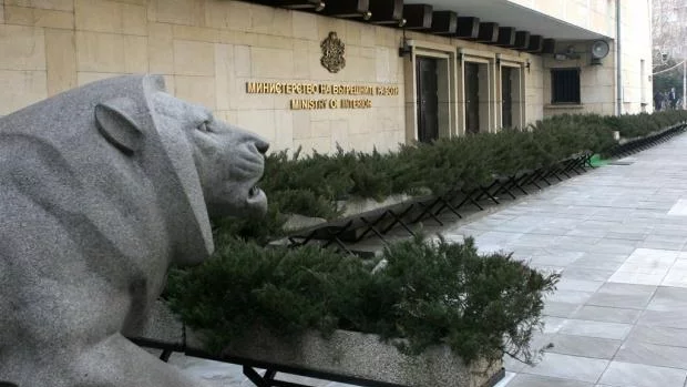 Приеха окончателно бюджетите на вътрешното и военното министерства 