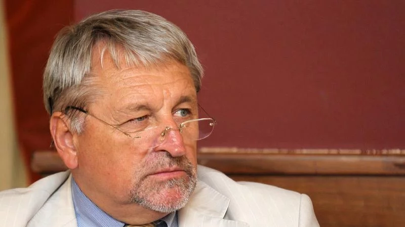 КЕВР има правомощия да спре сделката с ЧЕЗ, заяви експерт