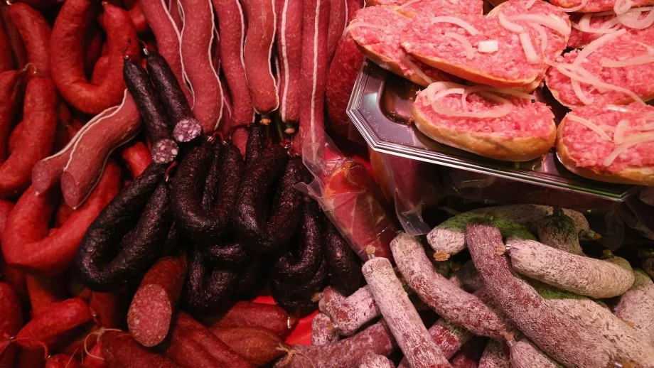 Унищожени са близо 4 тона храни след проверки по празниците