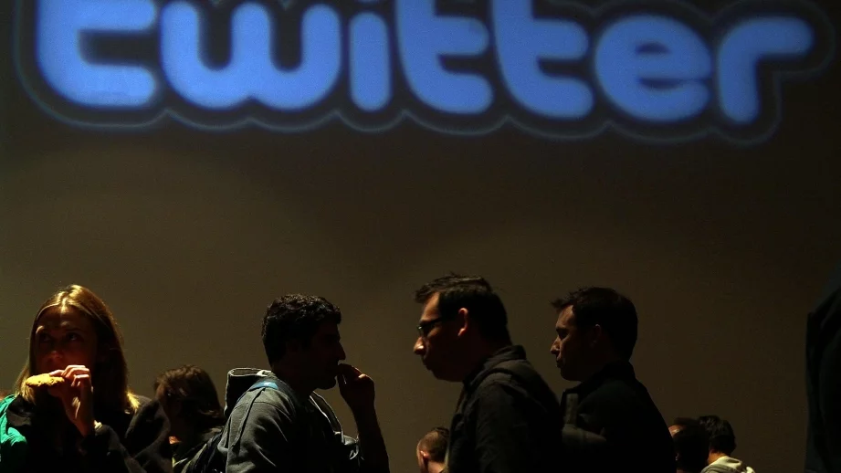 Twitter уволнява 8% от персонала си