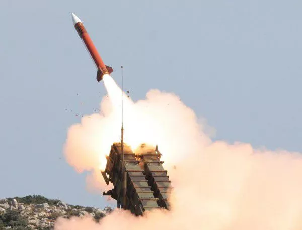 Иран заплаши да изсипе 80 000 ракети върху Израел 
