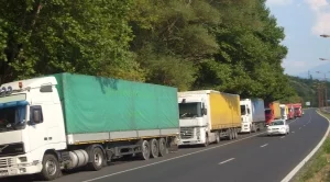 От 1 юни ограничават движението на ТИР-ове по магистралите
