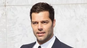 Рики Мартин се сгоди