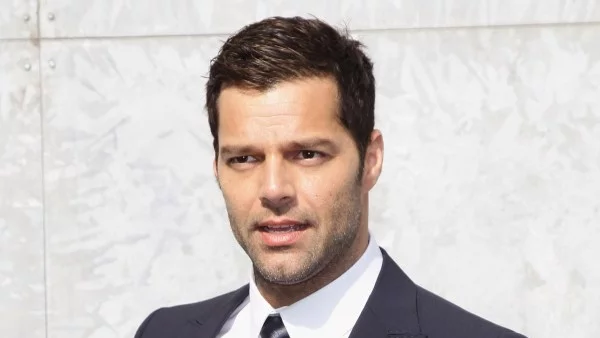 Рики Мартин се сгоди