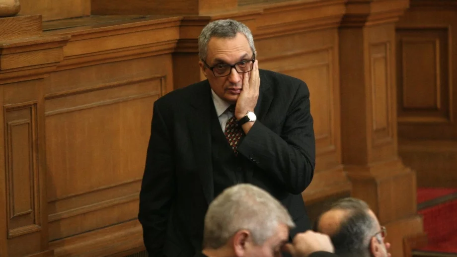 Костов: България трябва да излезе от валутния борд 