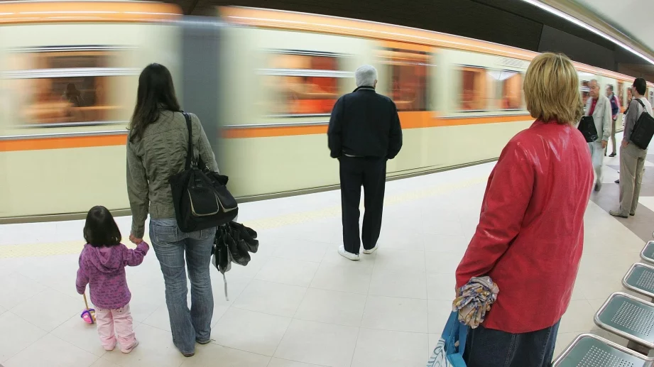 230 полицаи охраняват столичното метро 