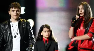 Нова семейна драма: Синът на Майкъл Джексън съди баба си