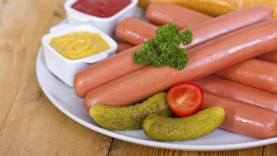 Ето какво се съдържа в българските кренвирши 