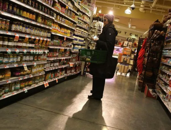 Франция забрани супермаркетите да изхвърлят непродадената храна 