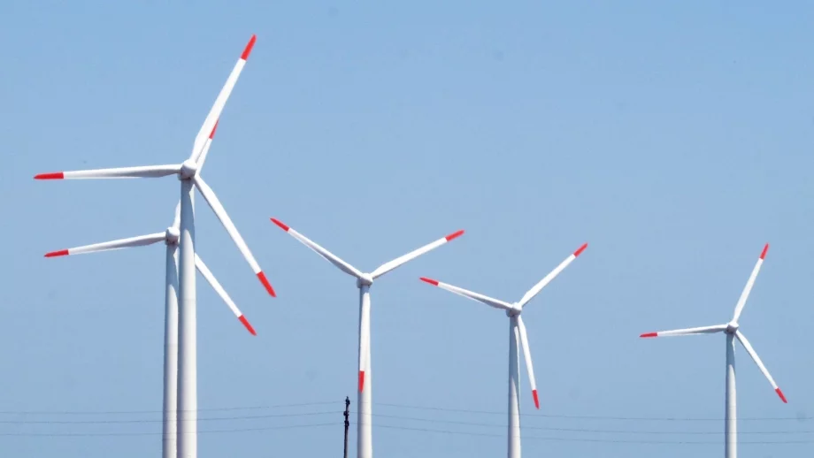 Комисия в ЕП иска до 2030 г. 35% от енергийните нужди на ЕС да се падат на ВЕИ