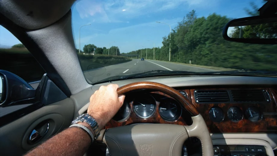 Променят шофьорските изпити, ще се кара и извън града