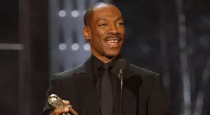 Еди Мърфи отново ще участва в "Полицаят от Бевърли Хилс 4"