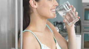 Педиатрите препоръчват: Само вода, като напитка, вместо сокове