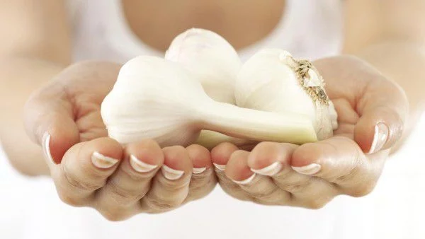 Как да обелим чесън за 10 секунди