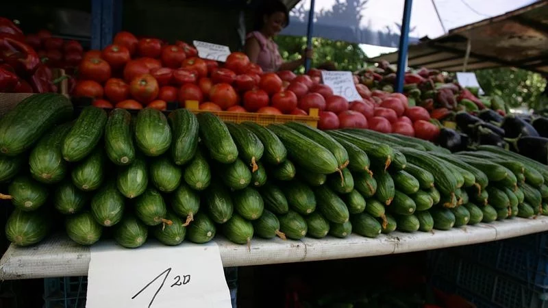 Селскостопанската продукция поскъпва леко за година 