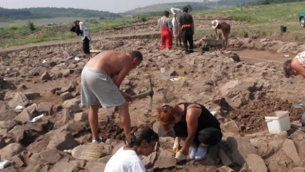 Откриха тракийско светилище на брега на Струма край Кресна