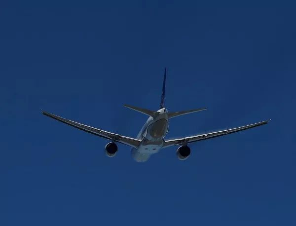 Украйна отрича, че не е пуснала самолета на Рогозин