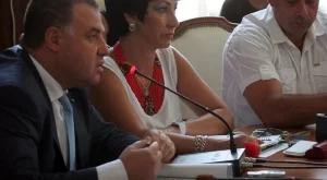 Данък "вредни храни" ще оскъпи храните, заяви Кукушева