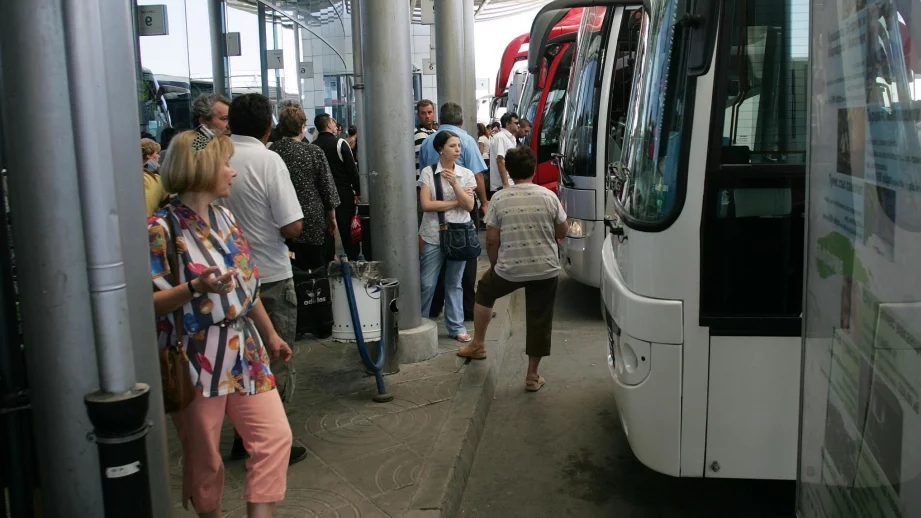 Автобусният транспорт е по-предпочитан от влаковете през второто тримесечие