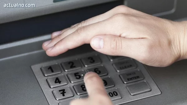 Политиците ограбиха България чрез банковата система, казва адвокат