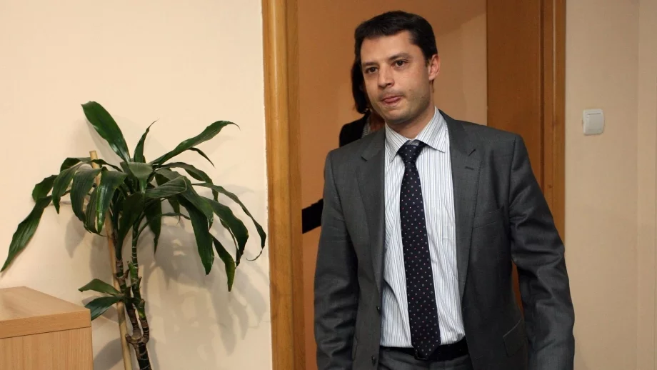 Добрев: Дори при тази цена на петрола горивата не може да струват лев