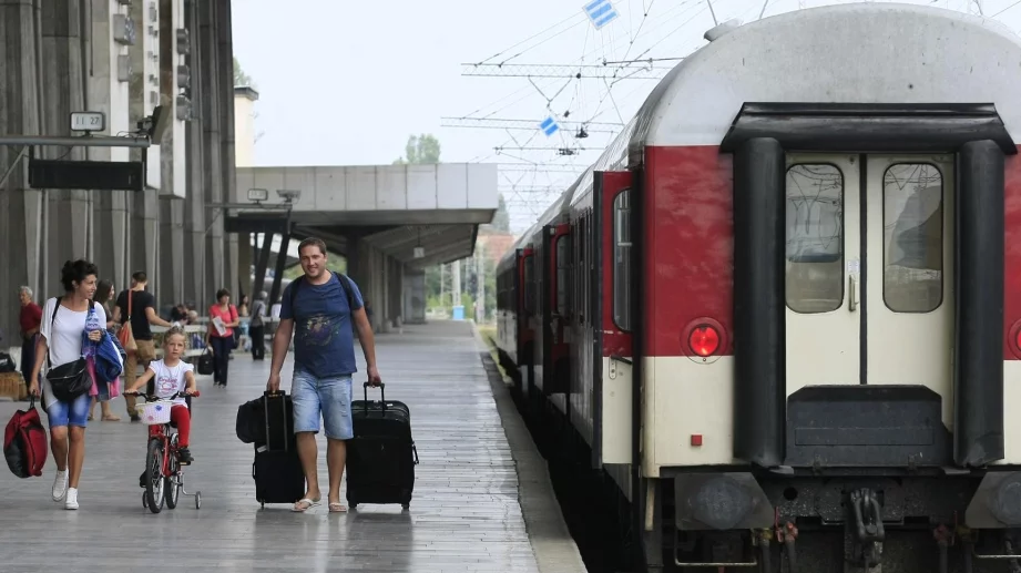 Децата ще се возят безплатно във влаковете на 1 юни 