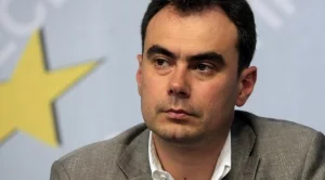 Жельо Бойчев поиска Ненчев да спре продажбата на имоти по Черноморието