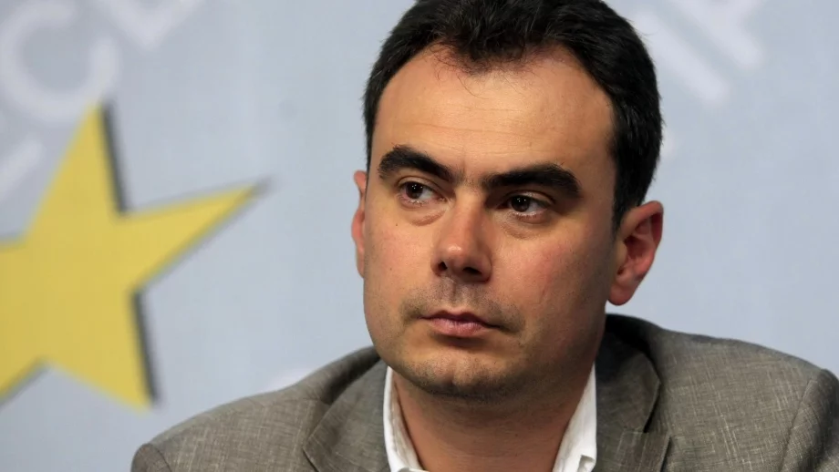 Жельо Бойчев поиска Ненчев да спре продажбата на имоти по Черноморието