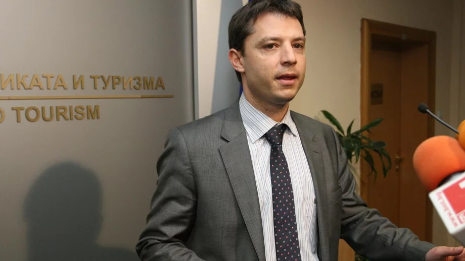 Добрев: НЕК изплува бавно