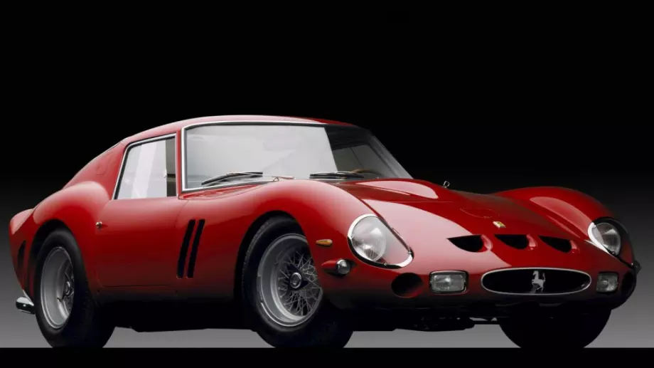 Изпълнителният директор на Ферари неочаквано напусна компанията