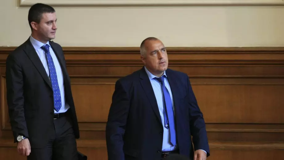 Полицията нахлу в Банкя, арестува Борисов, Горанов и Менда Стоянова 