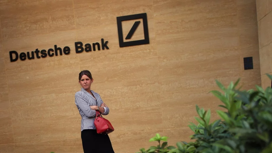 САЩ глобиха Deutsche Bank заради разпространение на тайни данни