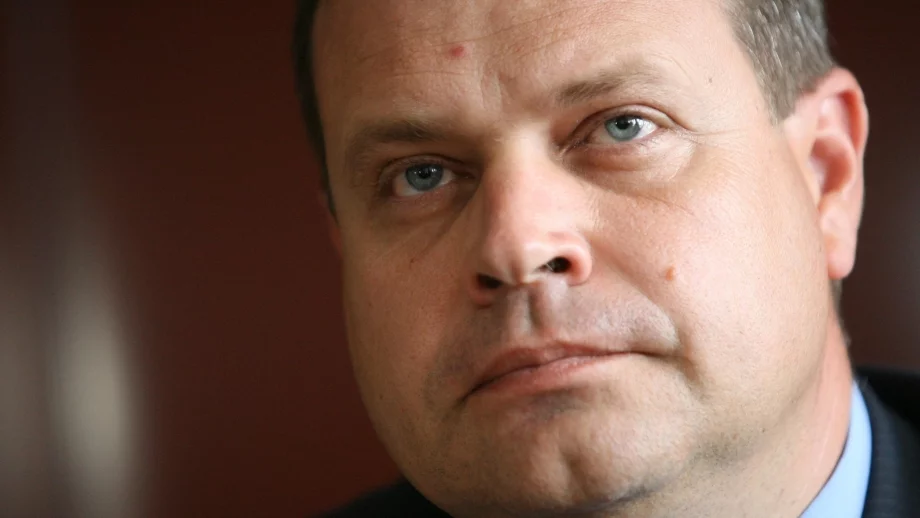 Шефът на АПИ подаде оставка