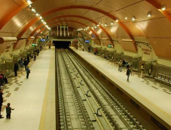 Столичното метро ще се движи на по-чести интервали от април