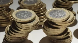 Ново 9-годишно дъно на еврото преди данните за инфлацията