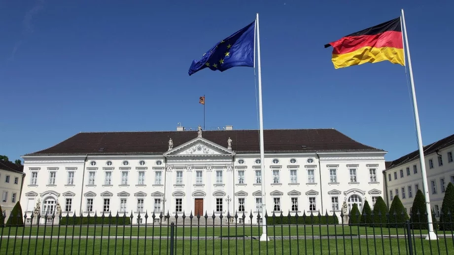 Германия намекна, че се готви за евентуален гръцки фалит