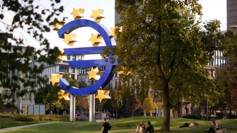 Инфлацията в еврозоната постигна целта на ЕЦБ 