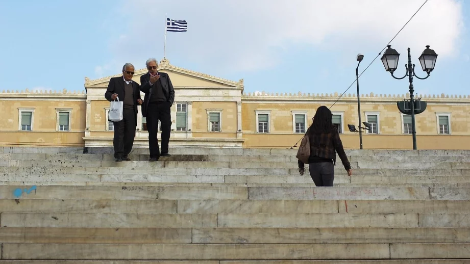 Шефката на гръцкия парламент забави гласуването на споразумението 