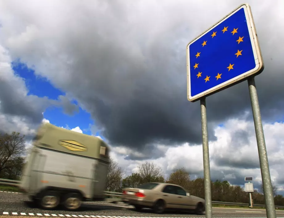 ЕП обсъжда присъединяването на България и Румъния към Шенген 