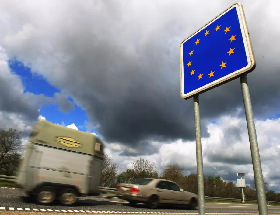 Преглед на печата за Шенген: Благословена от Бога година за Хърватия, но не и за България и Румъния