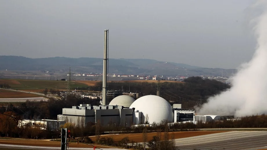 Свалят защитния купол на първи реактор на АЕЦ "Фукушима" 