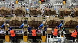 Цените на производител през април спадат с 0,4% на месечна база